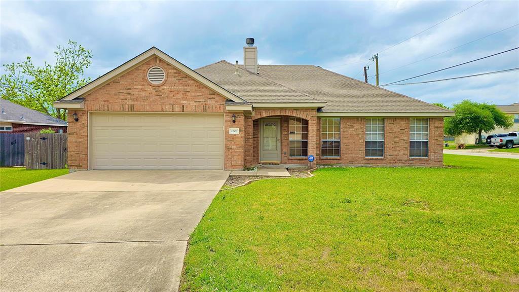 Primary Photo - 2209 Robin Ln