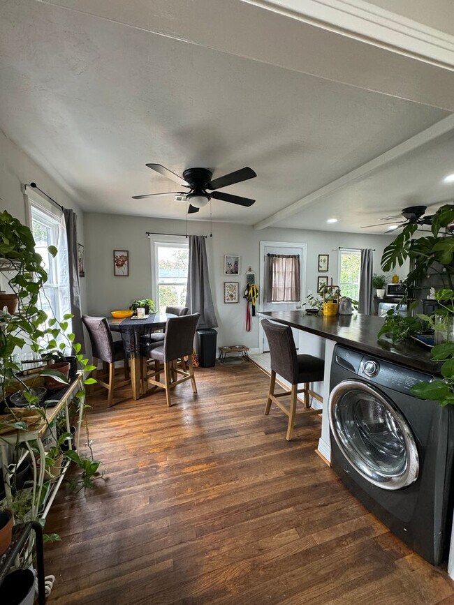Foto del edificio - Adorable 2/1/1 CH/A updated!!! walking dis...