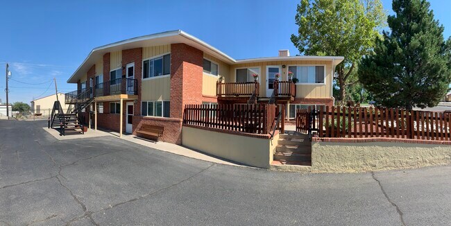Building Photo - 411 N Locke Ave