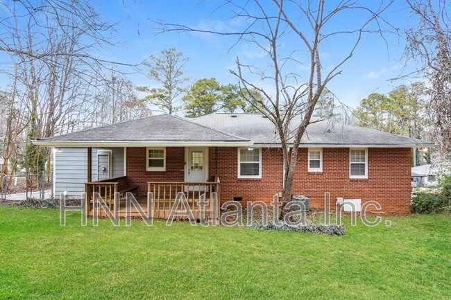 Building Photo - 2391 Woodland Dr NW