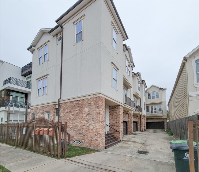 Building Photo - 5520 Kiam St