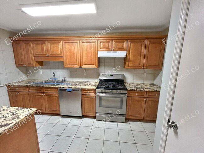 Building Photo - 2062 Mallard Way