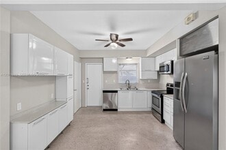 Building Photo - 260 SW 31st Ct