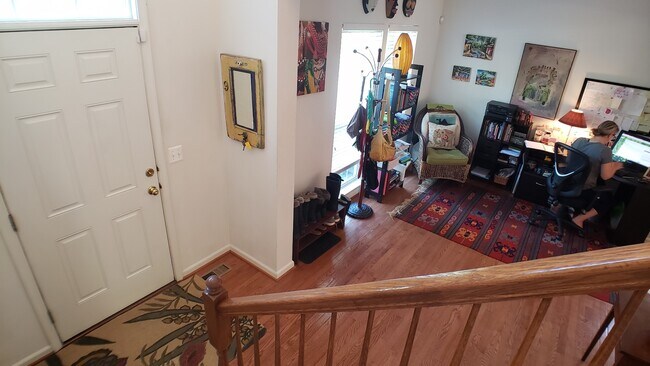 Foto del edificio - 618 Rainier Rd