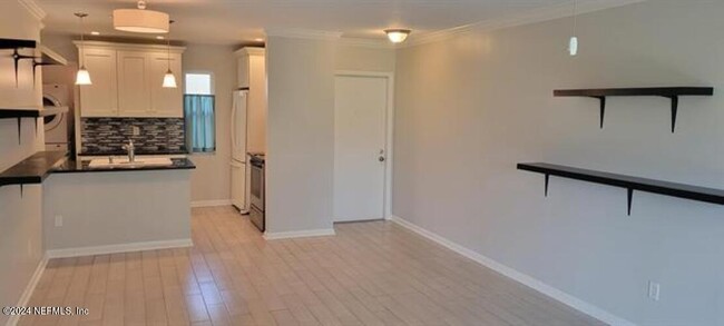Building Photo - 600 Domenico Cir