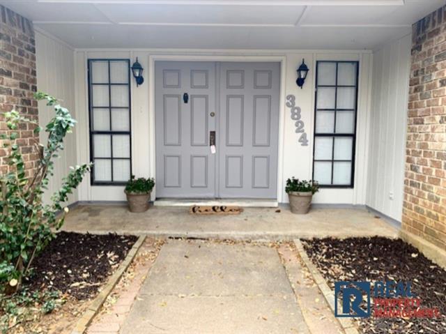 Building Photo - 3824 Hackberry Ln