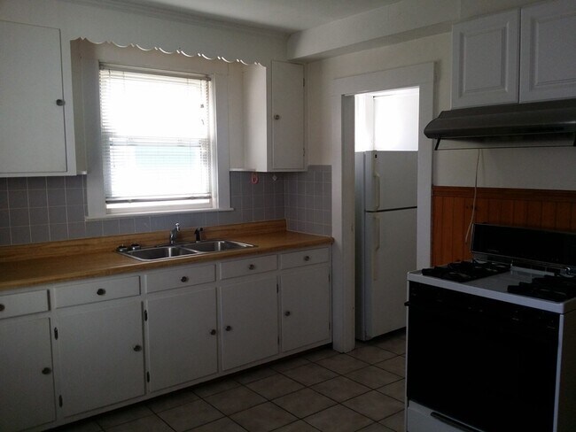 Foto del edificio - 176 Safford St