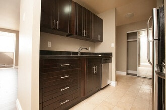 Building Photo - Hillendale