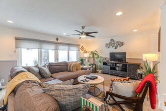 Building Photo - 6339 Del Monte Dr