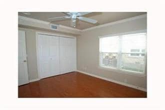 Foto del edificio - 3011 Speedway