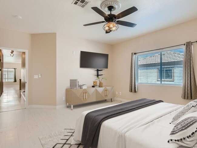 Foto del edificio - AMAZING COMPLETELY REMODELED CONDO IN NW