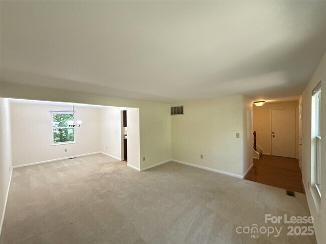 Foto del edificio - 6616 Wannamaker Ln