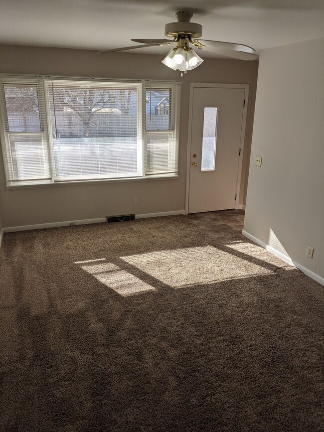 Foto del edificio - 302 Proctor Ln