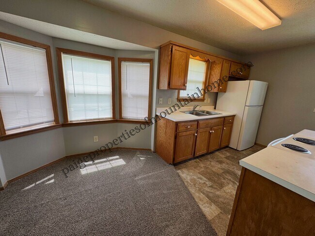 Foto del edificio - 402 S 3rd St