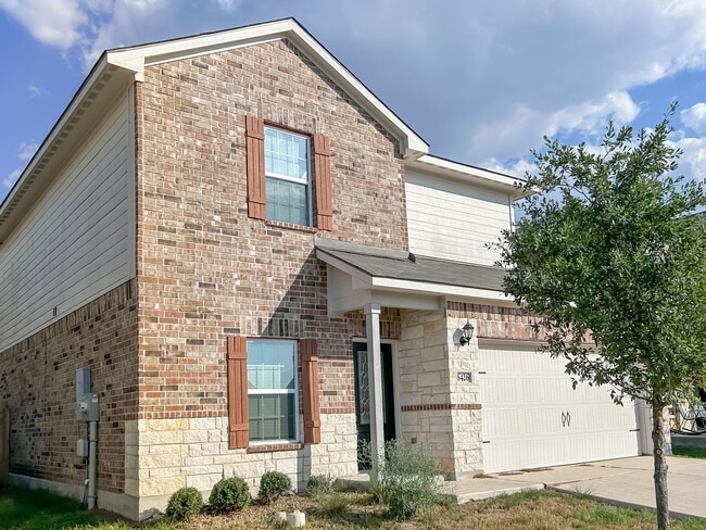 Foto del edificio - Beautifully Refreshed 3-Bedroom Home in De...
