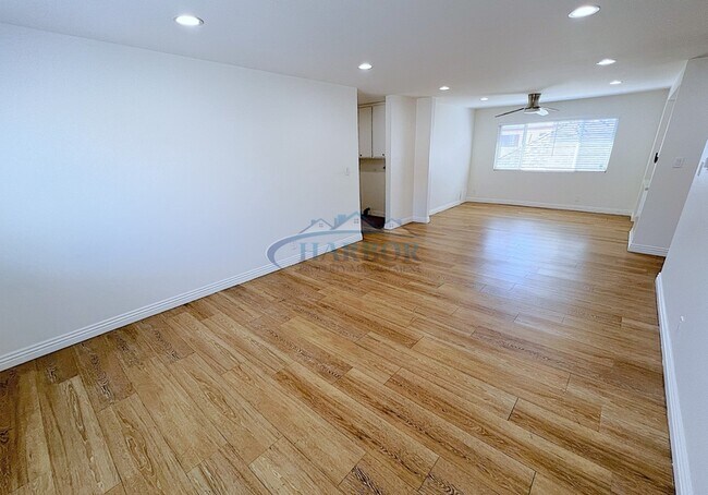 Foto del edificio - 529 W 16th St