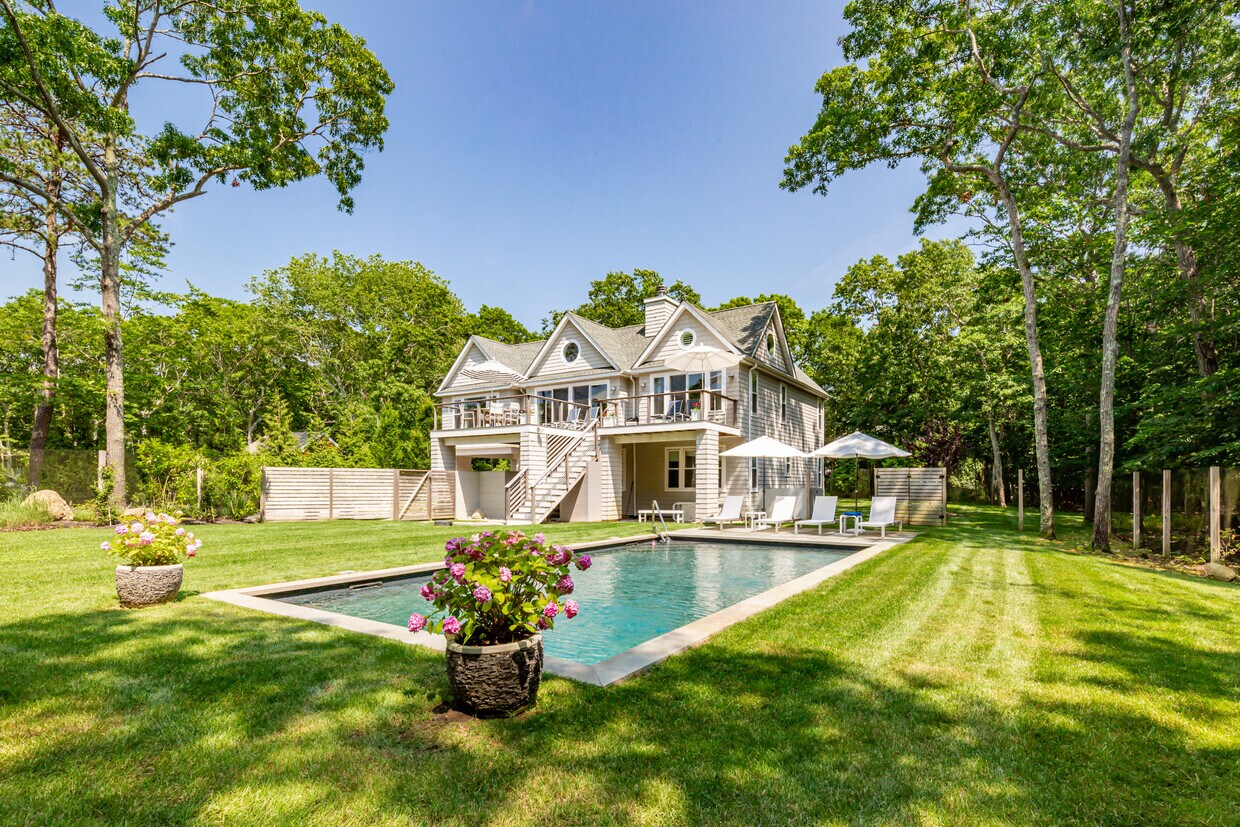 Primary Photo - 14 Hillside Ln