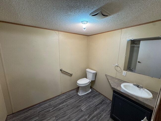 Foto del edificio - 7008 N C R 1500