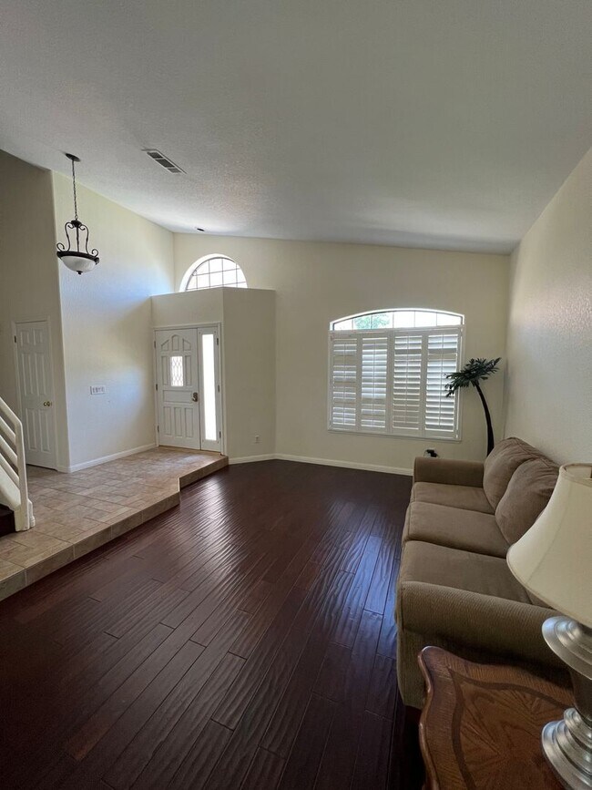 Foto del edificio - Rio Bravo Home MOVE IN SPECIAL