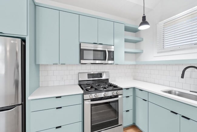 Building Photo - 4006 Avenue C