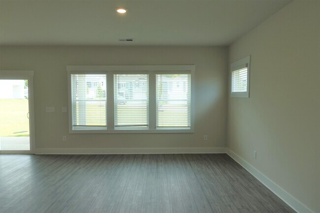 Photo - 100 Boren Wy House