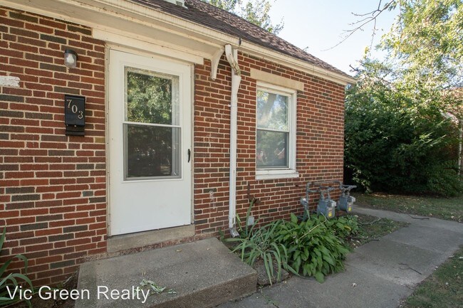 Building Photo - 701 Winston Dr