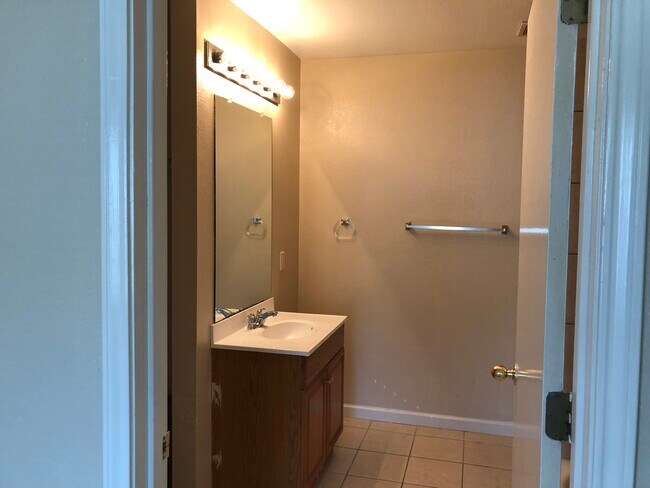 Building Photo - 13019 O'Connor Cove