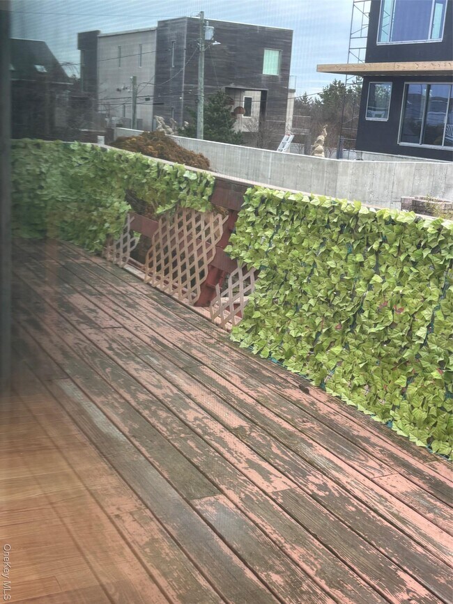 Foto del edificio - 73 Luchon St