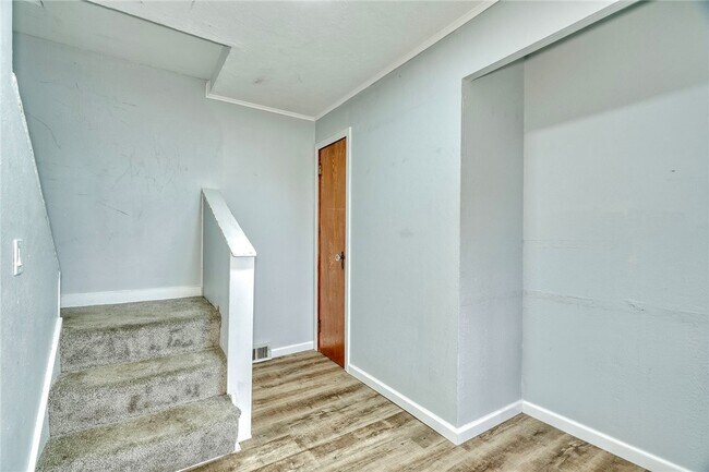 Foto del edificio - 1070 Gravel Rd