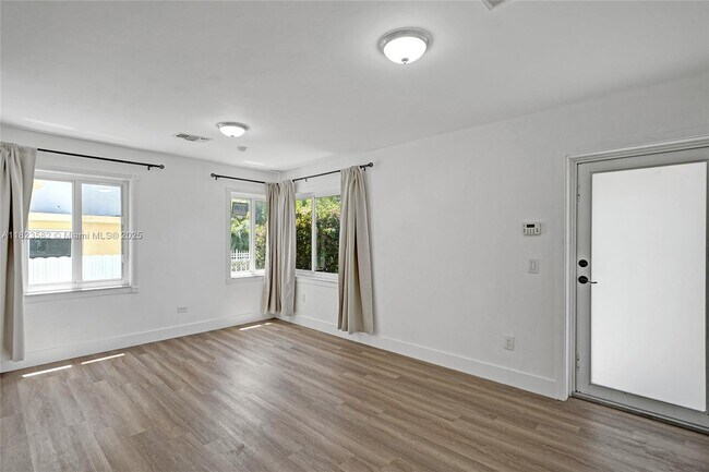 Foto del edificio - 655 85th St