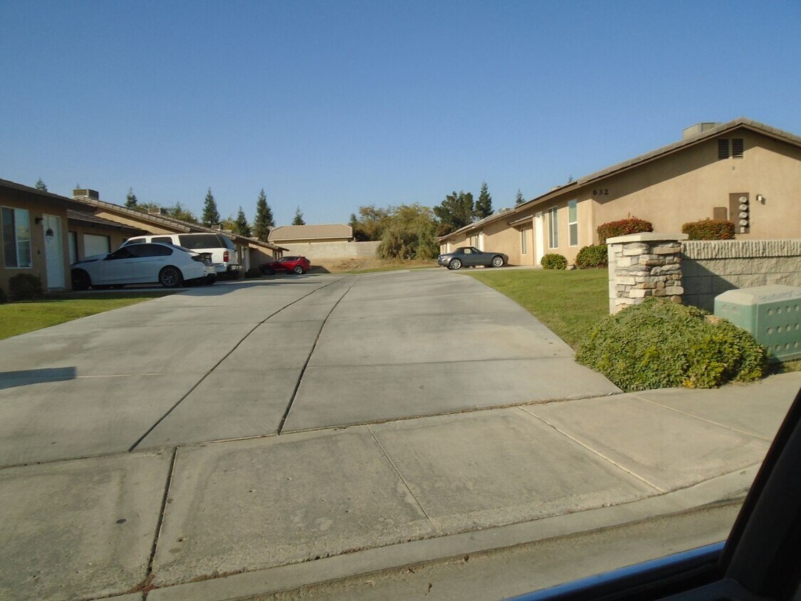 Foto del edificio - 616 W Day Ave