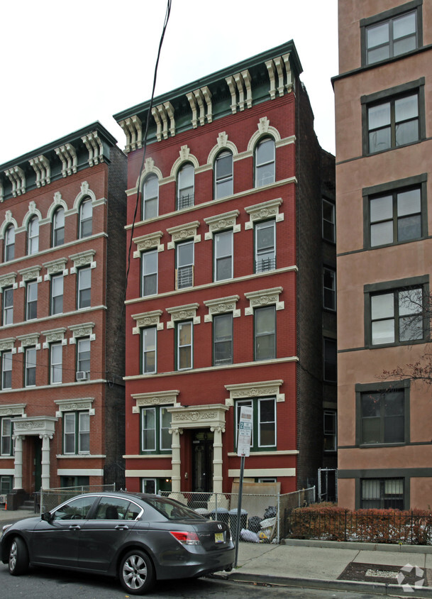 Building Photo - 41 Van Wagenen Ave