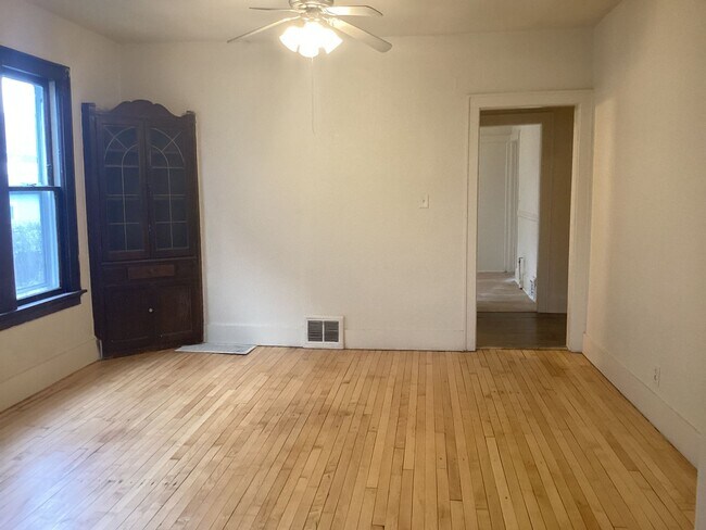 Foto del edificio - 2135-2137 N. 48th St