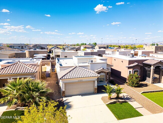 Foto del edificio - 14369 Jonathan K. Molina Ct