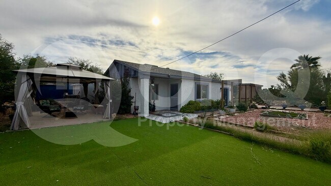 Foto del edificio - 1419 E Hatcher Rd