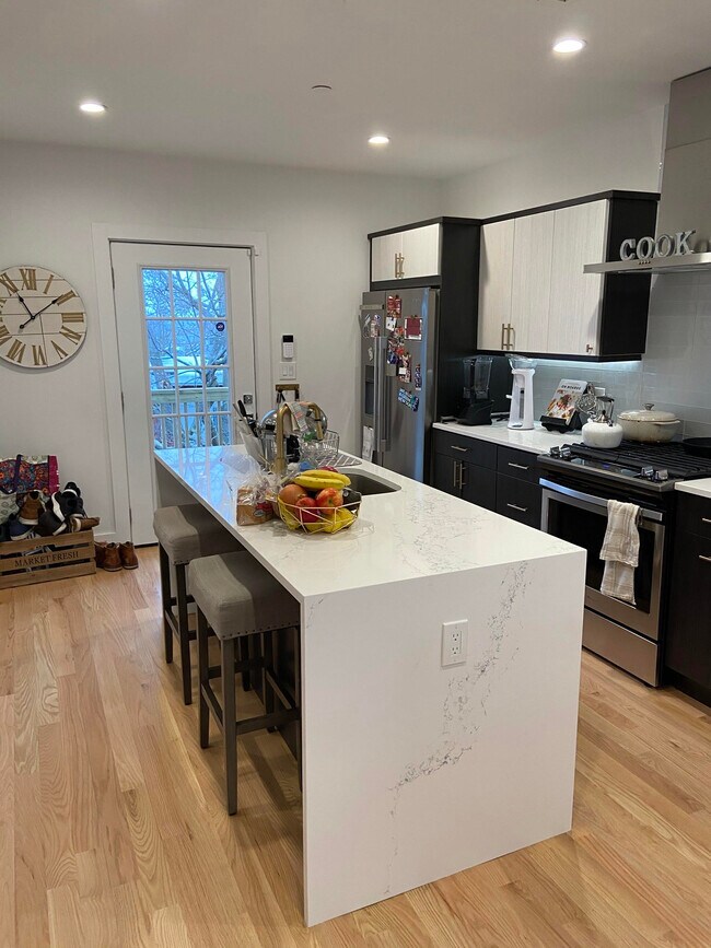 Kitchen - 112 King St