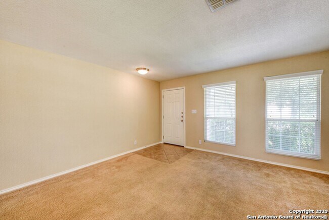 Foto del edificio - 4 Bedroom 2.5 Bathroom Champions Park Subd...