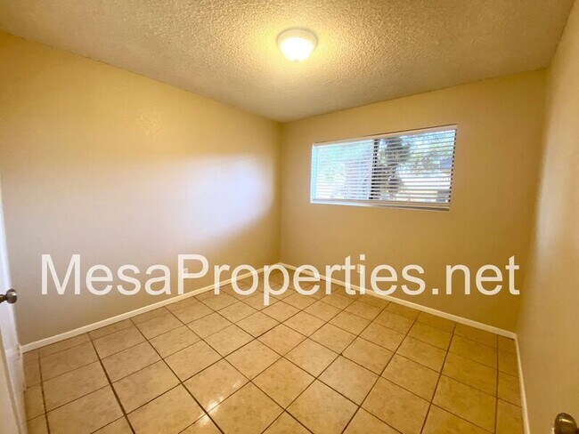 Foto del edificio - 320 N Sycamore Ave