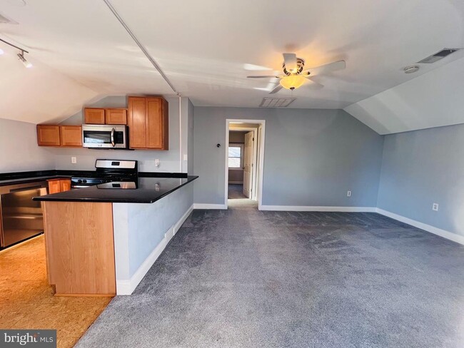 Building Photo - 2616 Arlington Blvd