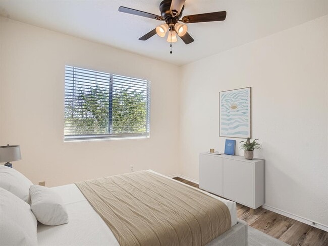 Foto del edificio - 9105 Japonica Ct