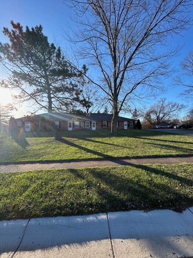 9864 Mandel Dr, Washington Township, OH 45458 House Rental in