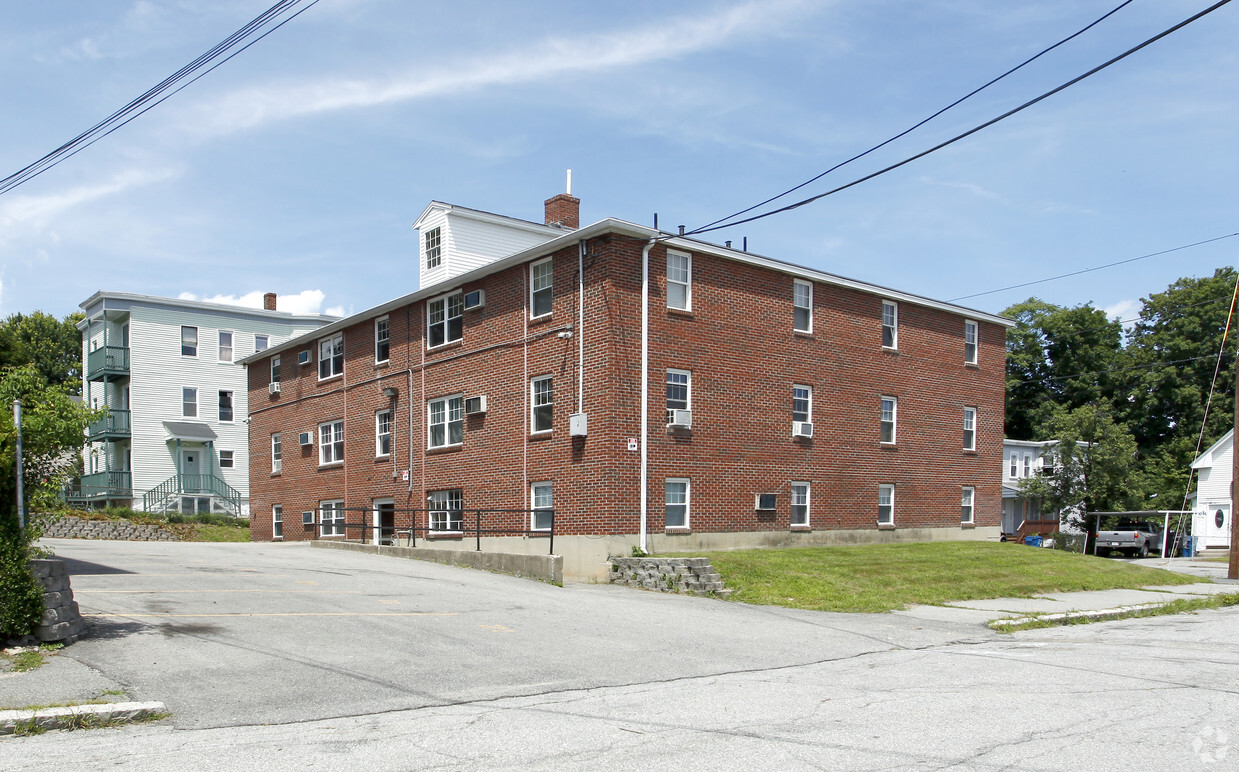 Primary Photo - Howard Place Apartments