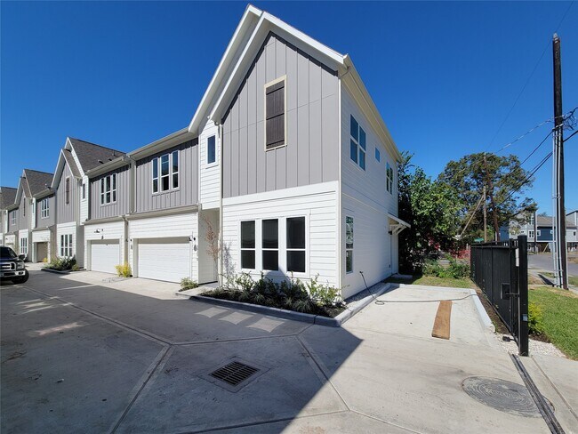Foto del edificio - 5931 Beall St