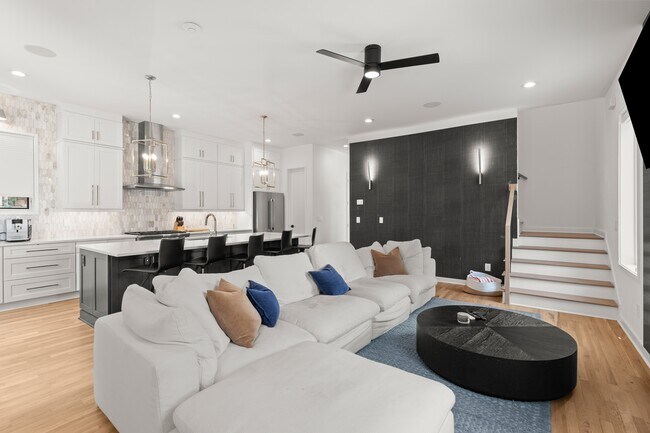 Foto del edificio - 556 Rankin St NE