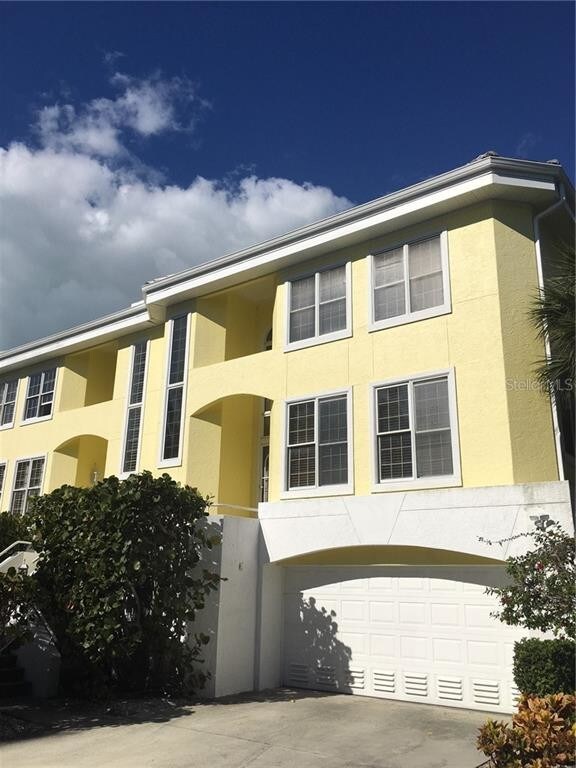 Building Photo - 3939 Somerset Dr