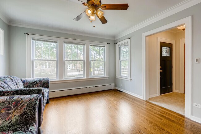 Building Photo - 5214 N Oak Park Ave