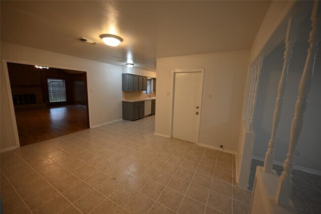 Building Photo - 1115 Helms Rd