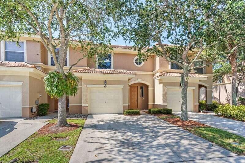 Primary Photo - 451 Rainbow Springs Terrace