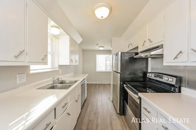 Foto del edificio - 8607 W 62nd Pl