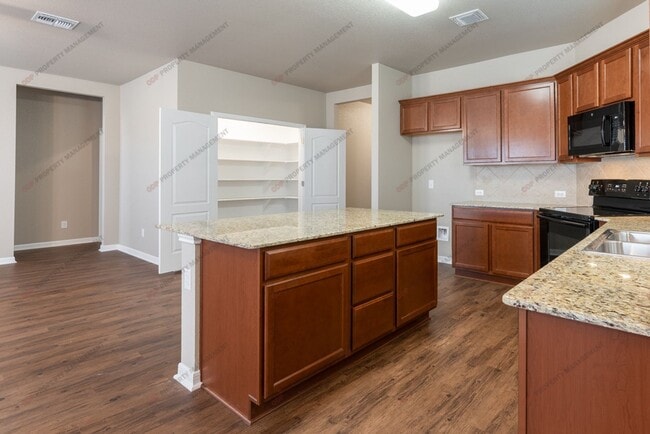 Foto del edificio - 7800 Lee Hall Loop